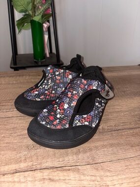 Leisfit Size 10 Women Slippers Wide Width Diabetic Shoes Indoor Outdoor Slippers